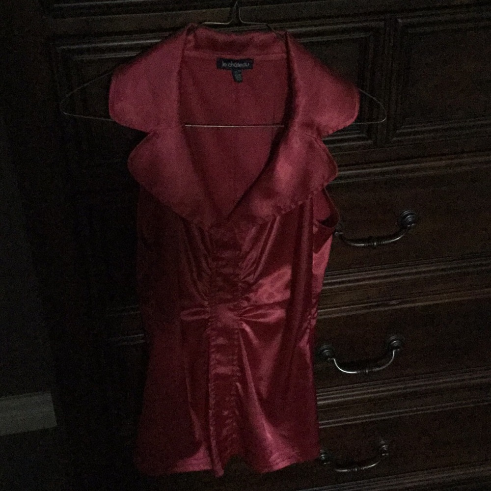 Sleveless blouse le chateau